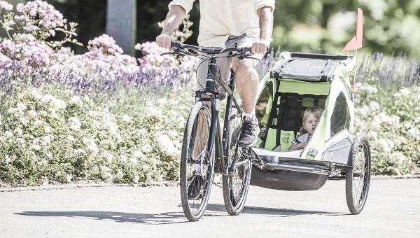 Child bike trailer